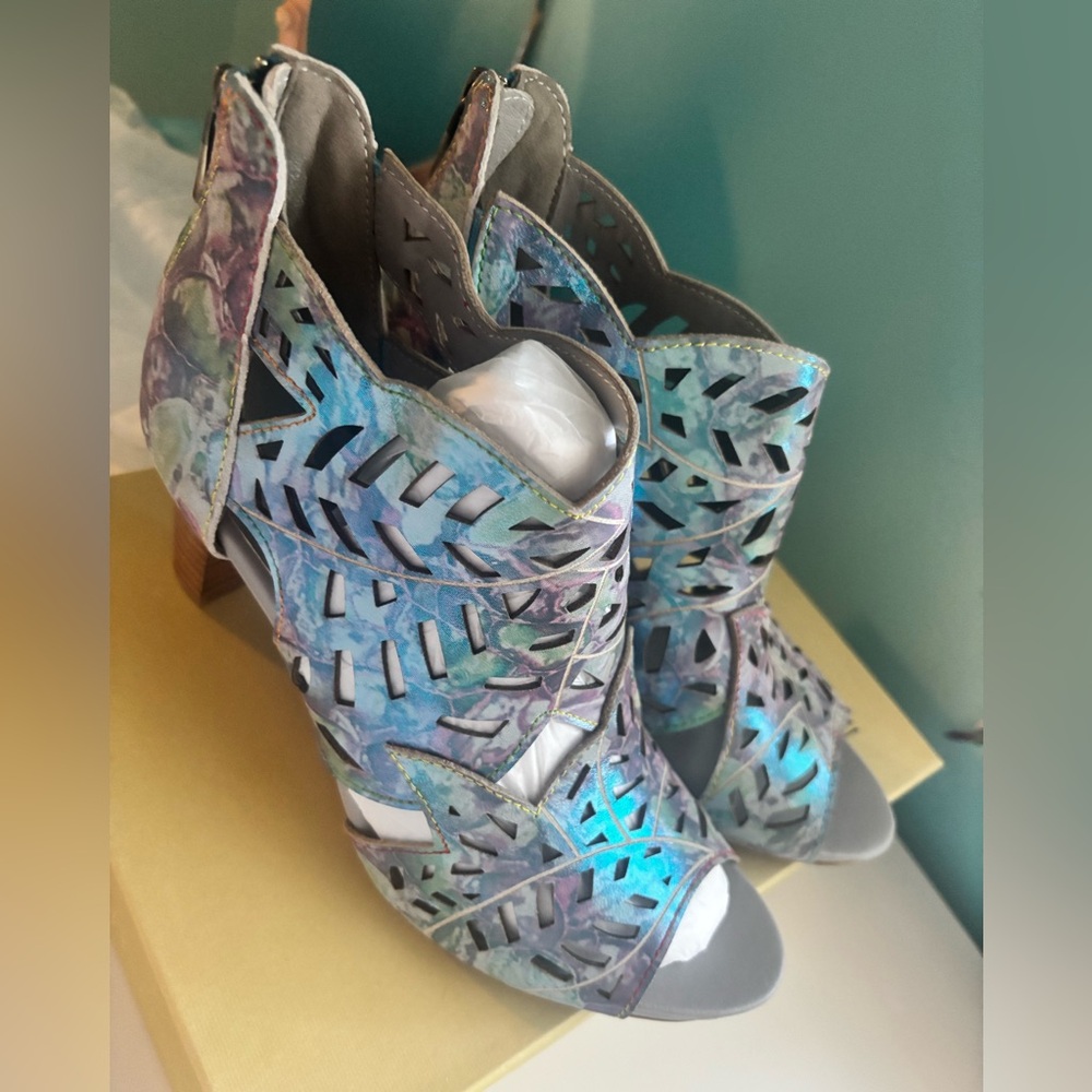 Gorgeous L’Arriste Heels